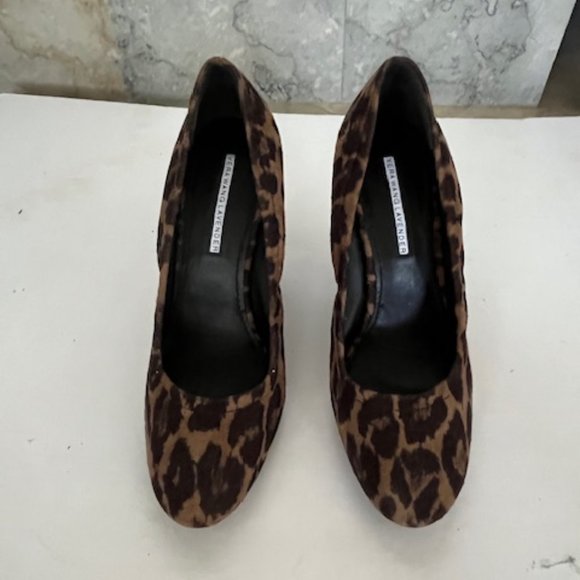 Vera Wang Lavender Cheetah Leopard Print Wedges - Picture 4 of 6